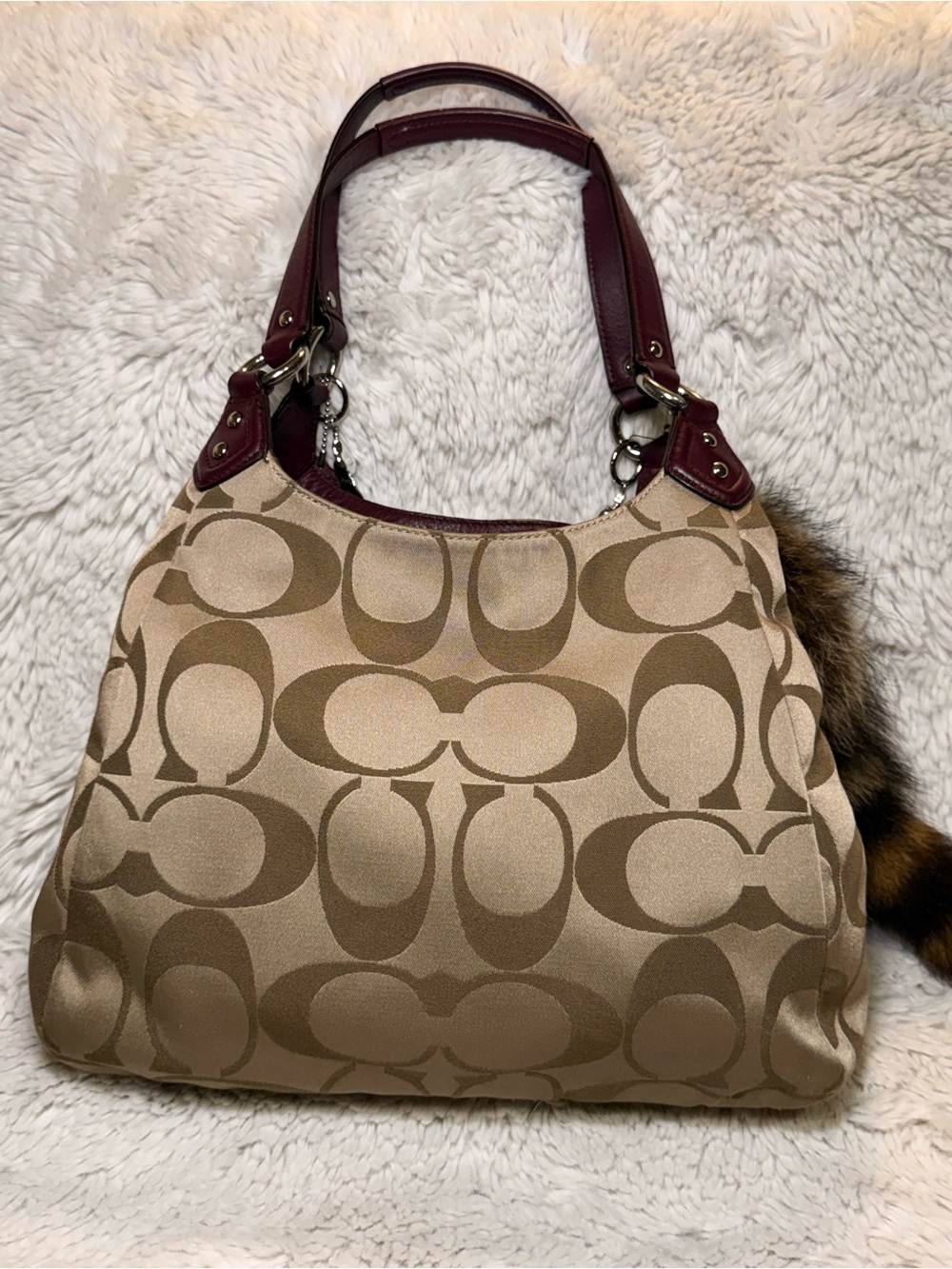 Authentic vintage Coach Signature Canvas Shoulder Bag with Wine Leather Trim - Picture 5 of 8